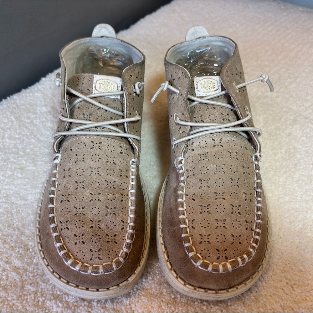 Hey Dudes Wendy Wendy Mid Suede Boho size W7 cognac